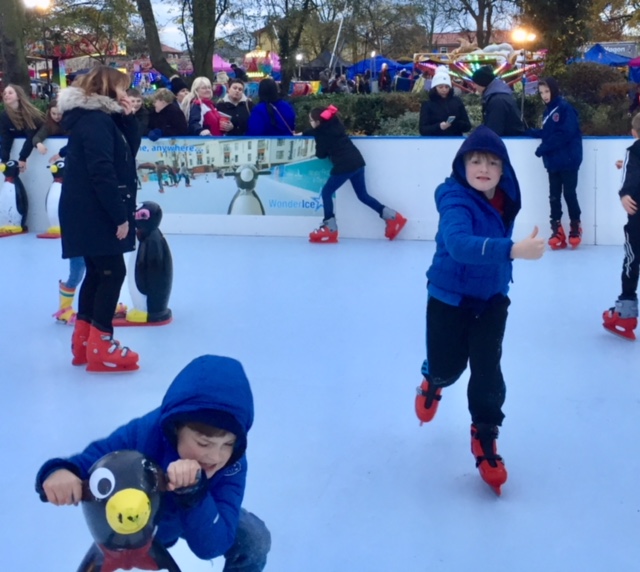 winter-wonderland-2017-thurnscoe-ice-skating2